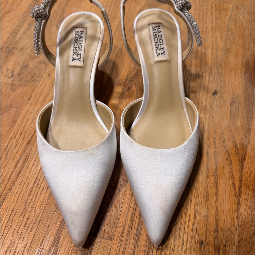 Badgley Mischka Ivory Satin Pointed Toe Slingback Heels